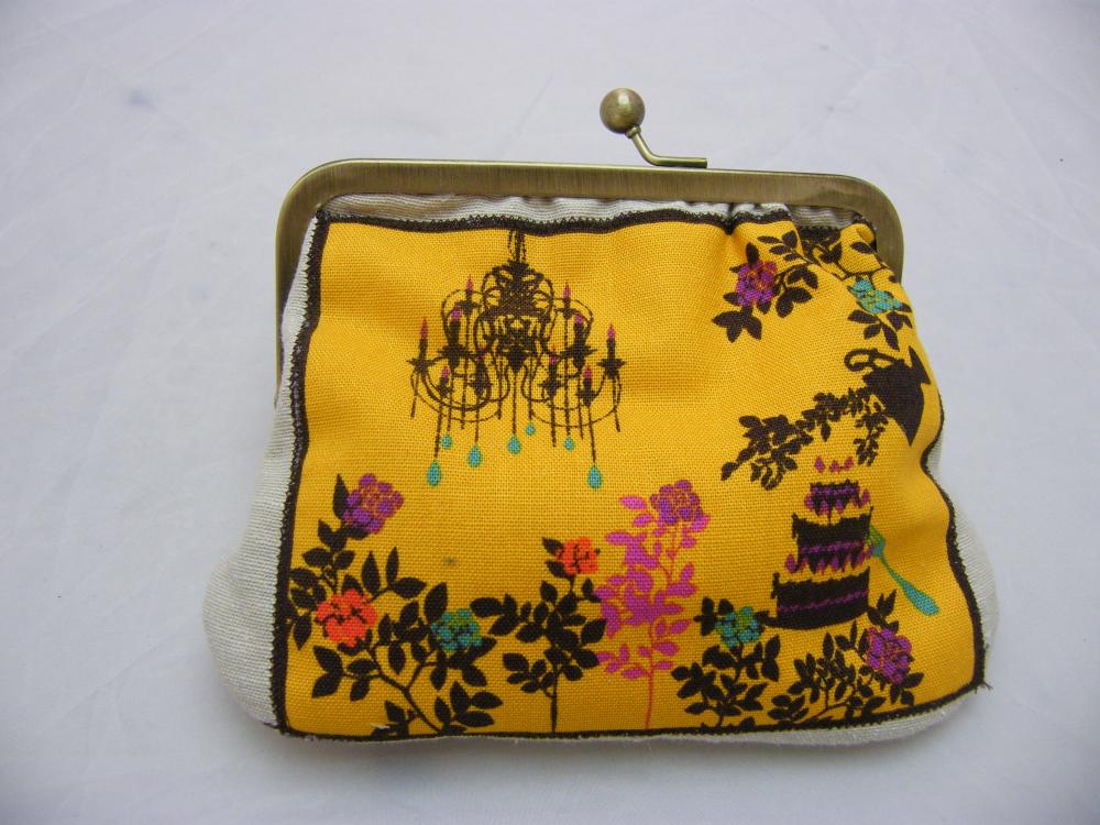 6" Fabby Purse - Tea Party: Yellow On Cream